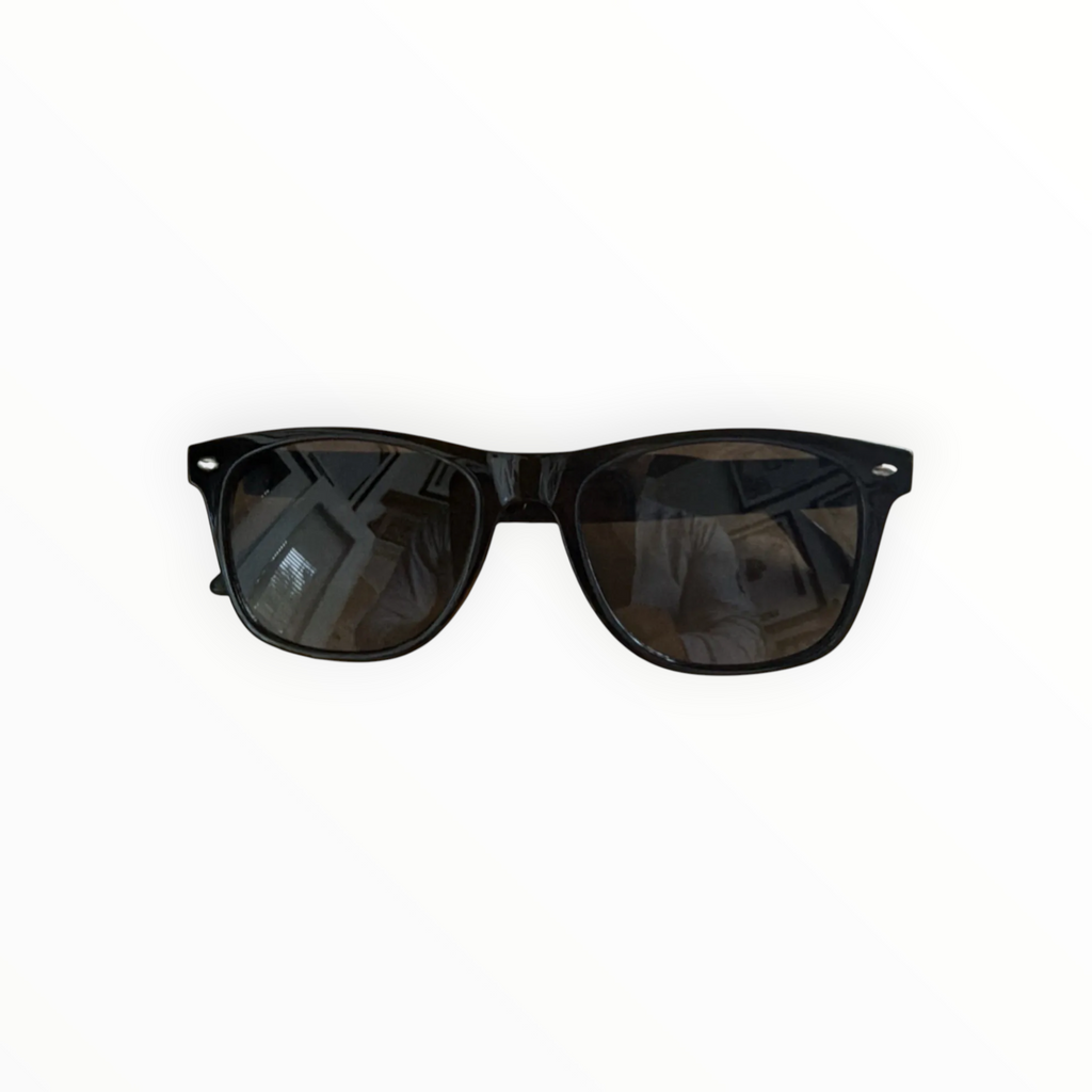 dealman DMES AI smart glasses in black with dark tinted lenses and wireless audio technology